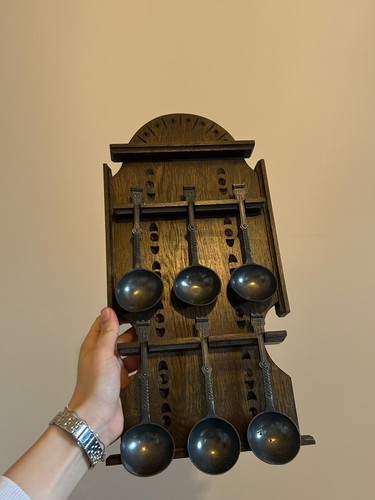 Vintage zinnlöffel wandhalter - zinnlöffel,